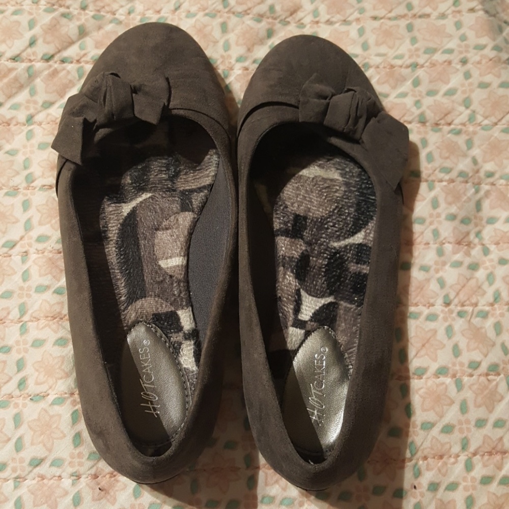 Hot Cakes size 8 Wide